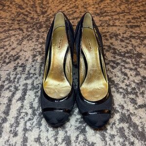 women's black coach heals size 6